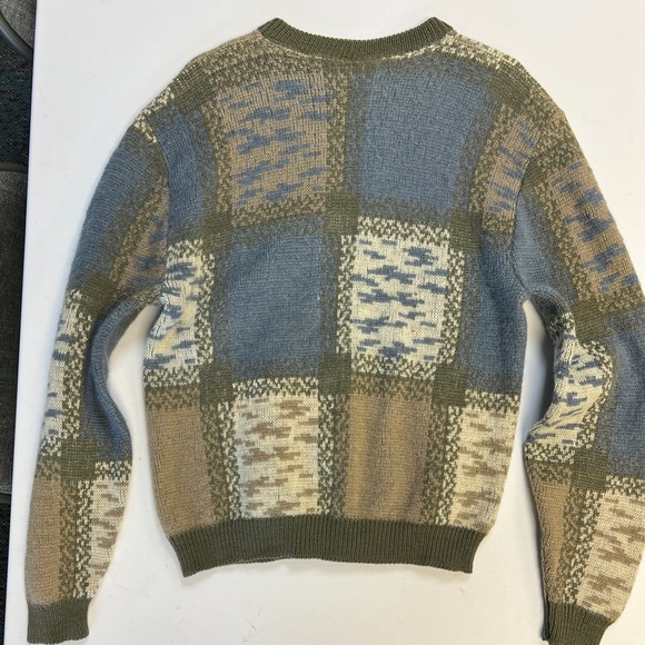 Van Heusen wool patterned sweater size M long sleeve green blue - Picture 3 of 4